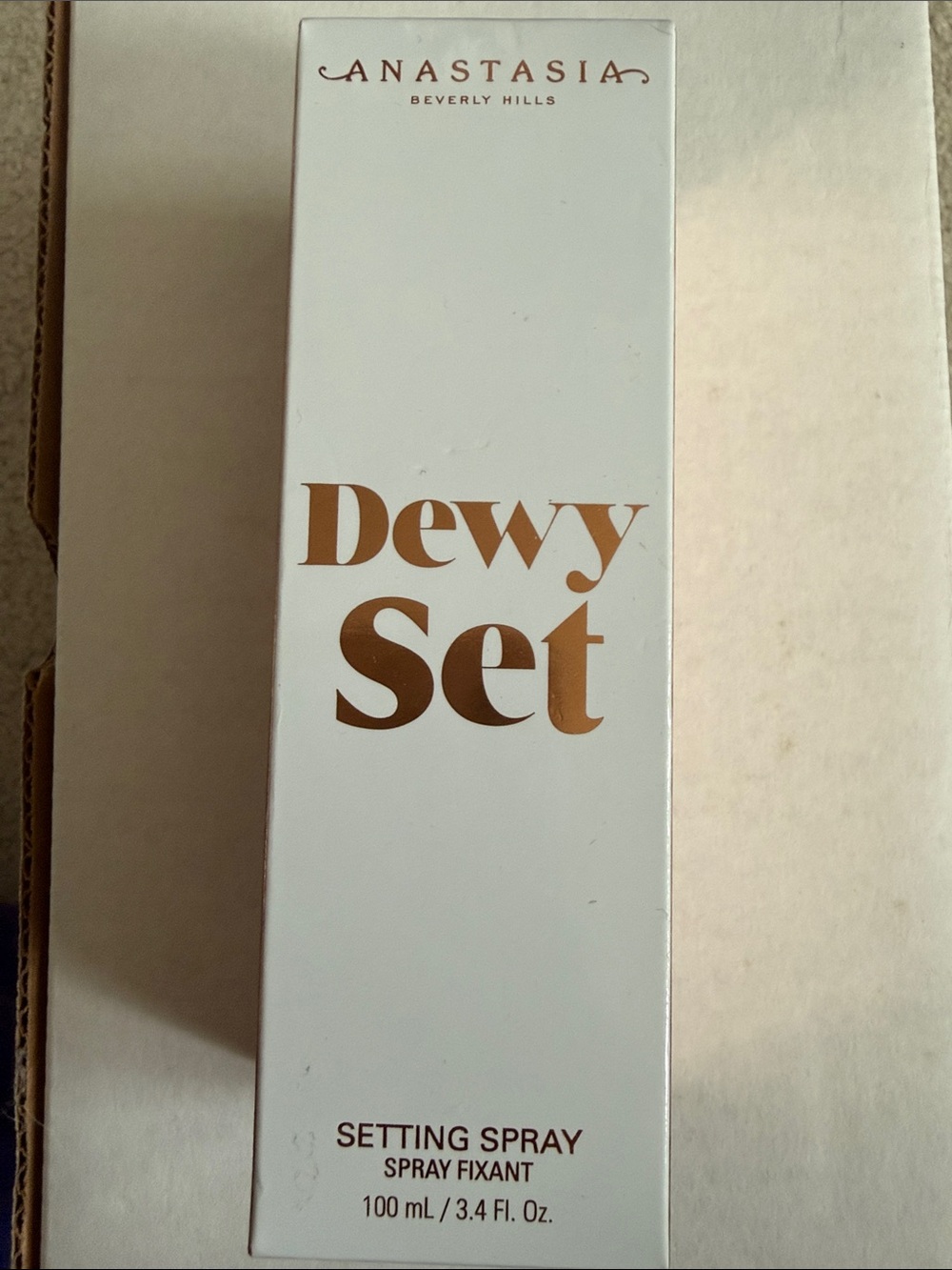 Anastasia Beverly Hills Dewy Set Setting Spray in White and Gold
